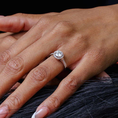 925 Sterling Silver Rhodium Plated 1 Carat Clear Moissanite Ring