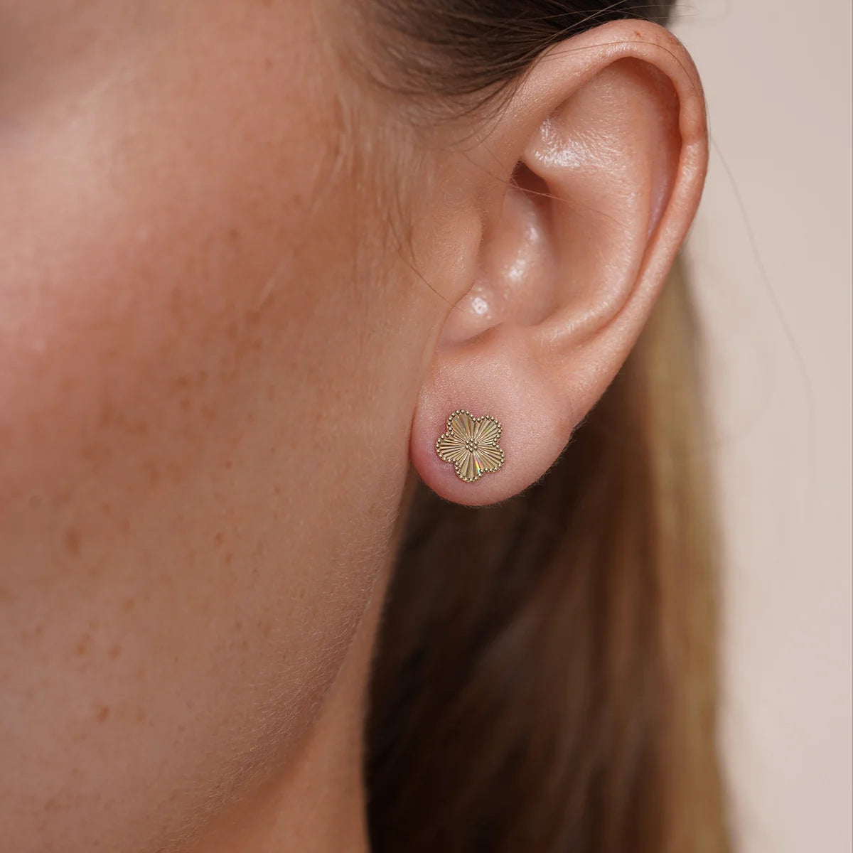 14 Karat Yellow Gold Diamond Cut Iridescent Flower Earrings