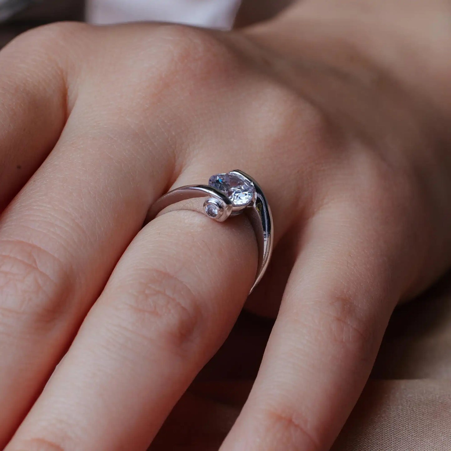 925 Sterling Silver Rhodium Plated Clear Round Center CZ Overlap Twist Ring