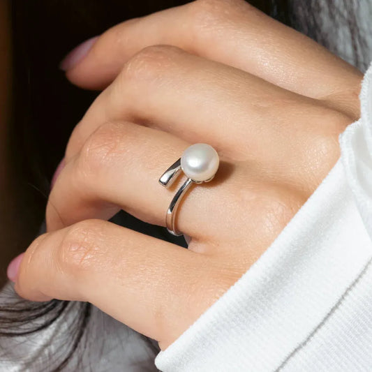 925 Sterling Silver Rhodium Plated Fresh Water Pearl Center Ring