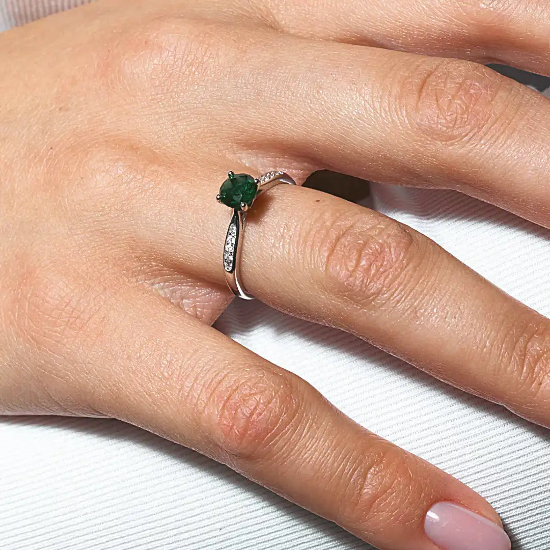 925 Sterling Silver Rhodium Plated Round Green CZ Center Stone Ring