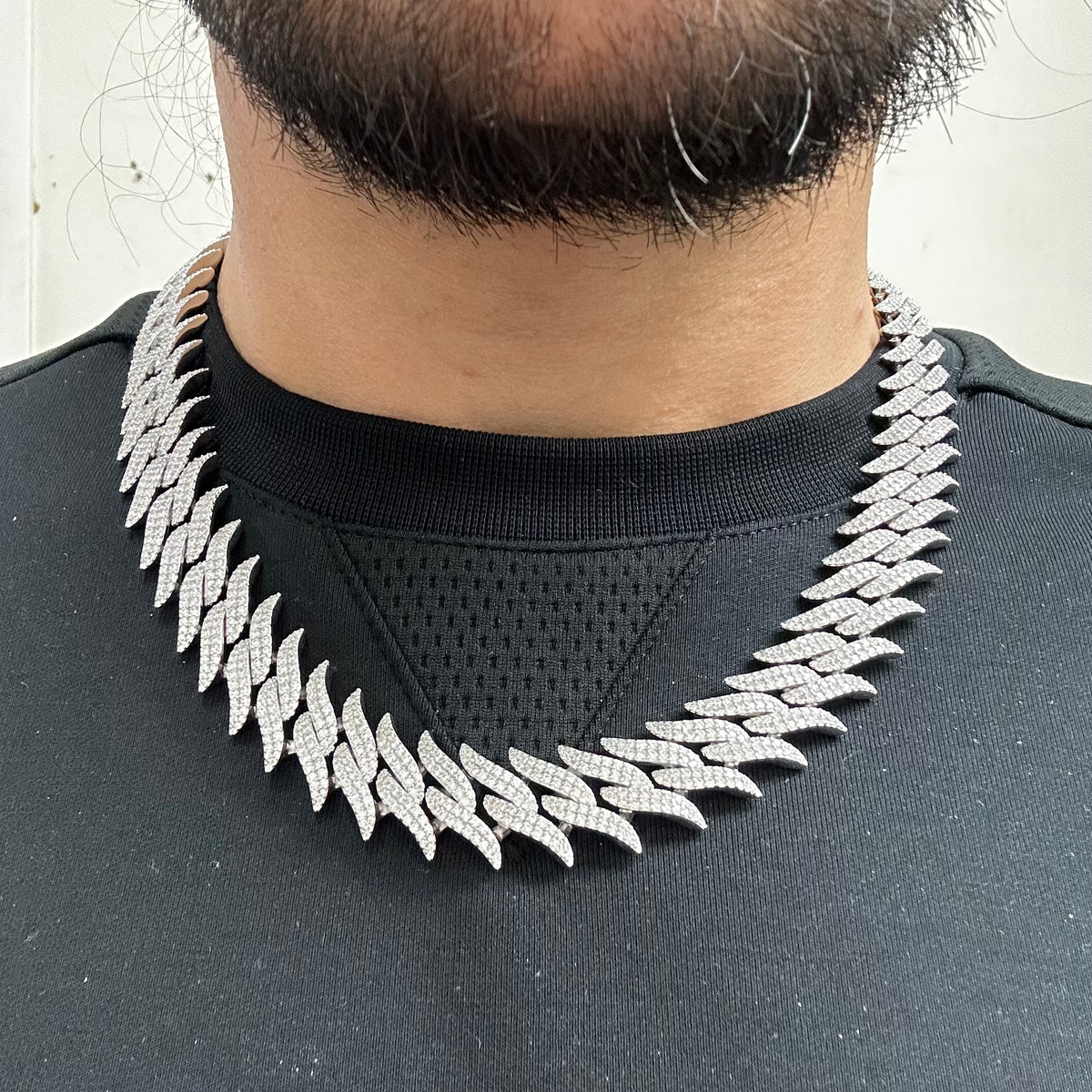925 Sterling Silver Rhodium Plated CZ Encrusted Spike Barbed Wire 17.9mm