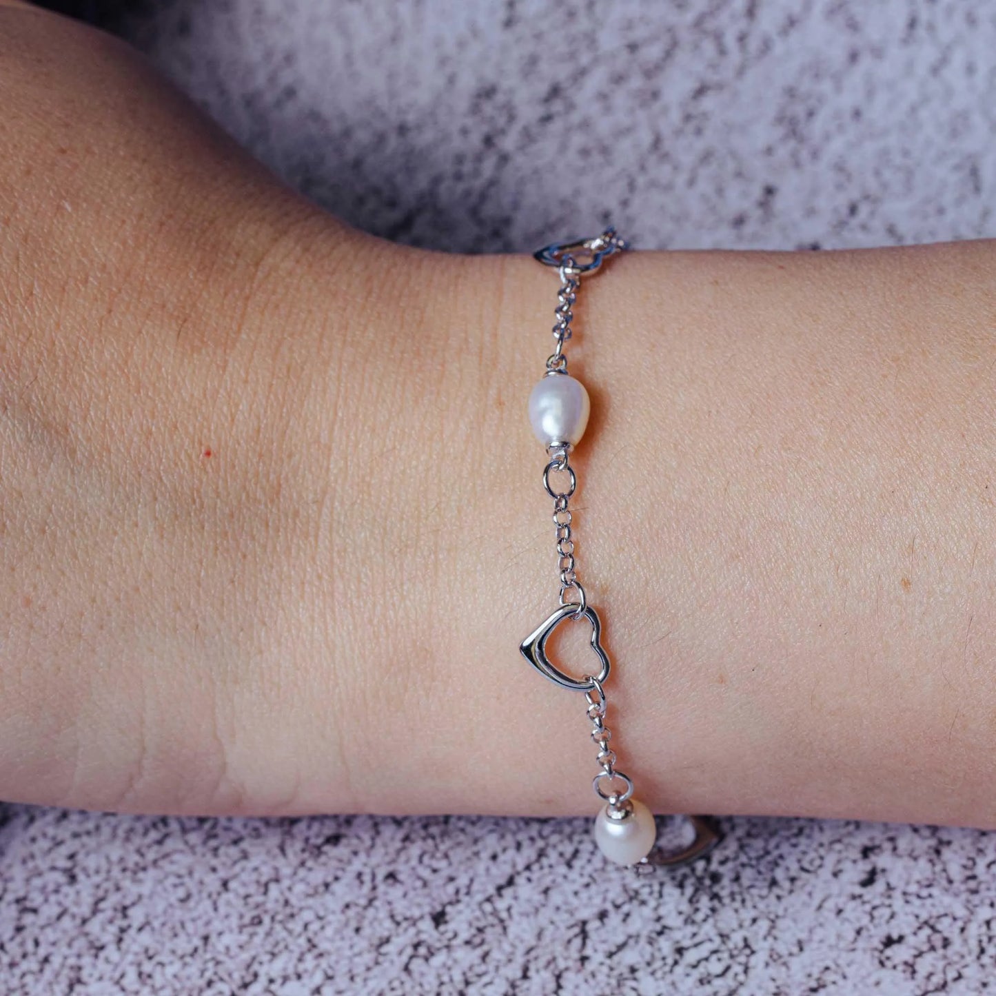 925 Sterling Silver Rhodium Plated Heart Mother of Pearl Adjustable Bracelet