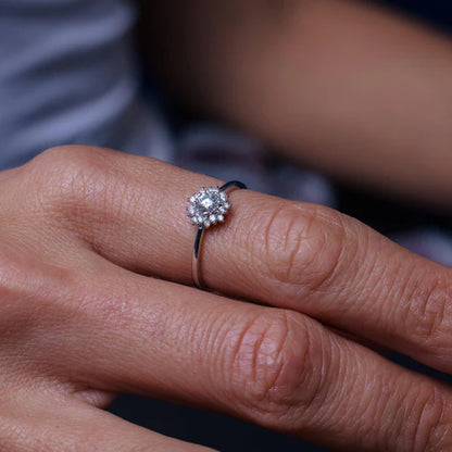 925 Sterling Silver Rhodium Plated Flower Moissanite Ring