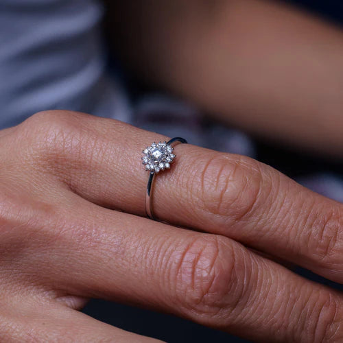 925 Sterling Silver Rhodium Plated Flower Moissanite Ring