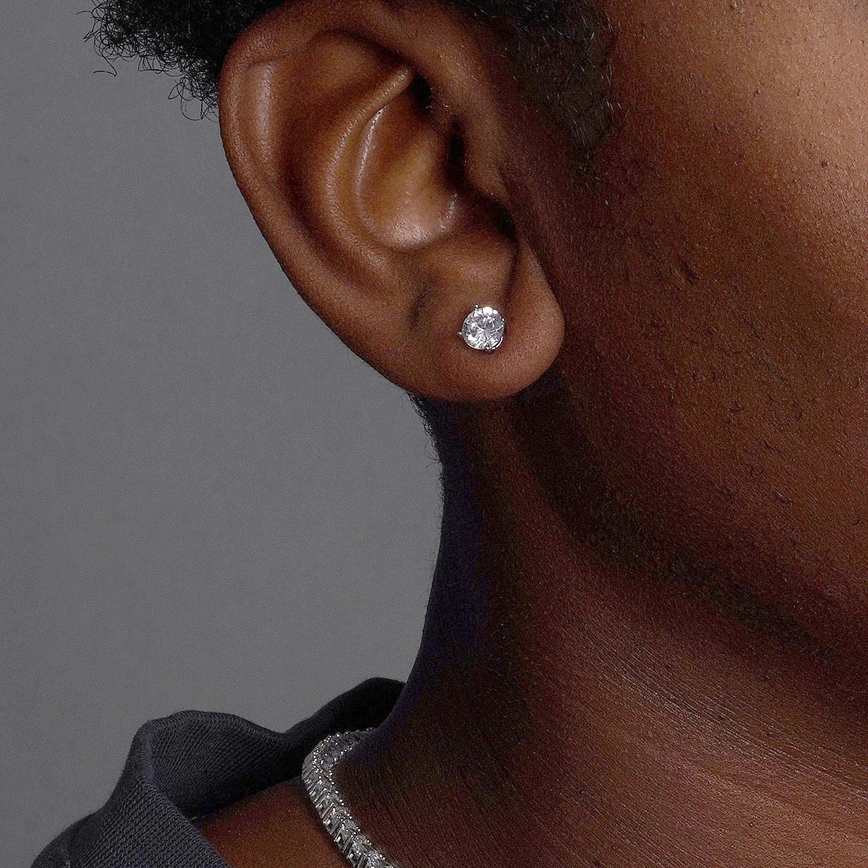 925 Sterling Silver Rhodium Plated Round Basket Clear CZ Stud Earring
