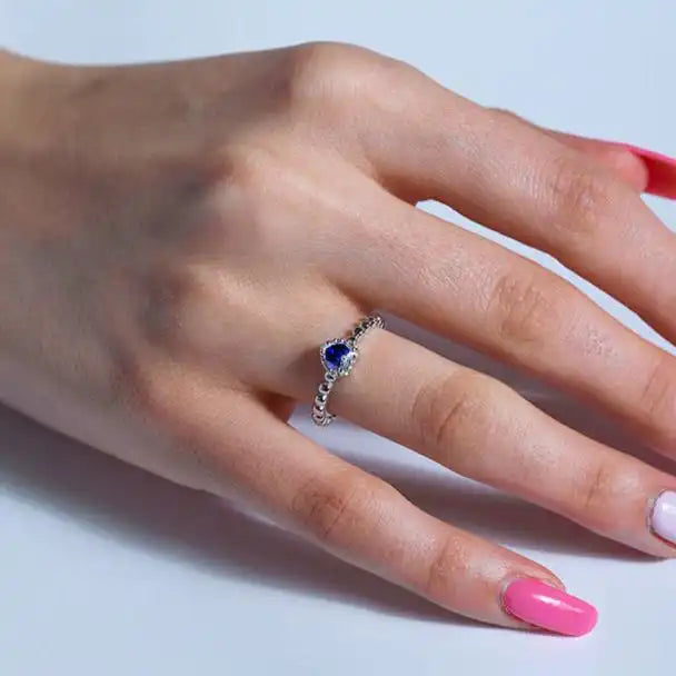 925 Sterling Silver Rhodium Plated Beaded Band Blue Heart Center Stone Ring