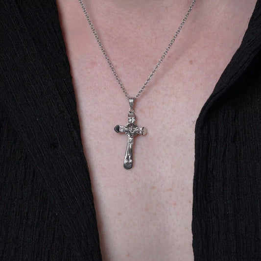 925 Sterling Silver Rhodium Plated Plated Heart Edge Cross Pendant