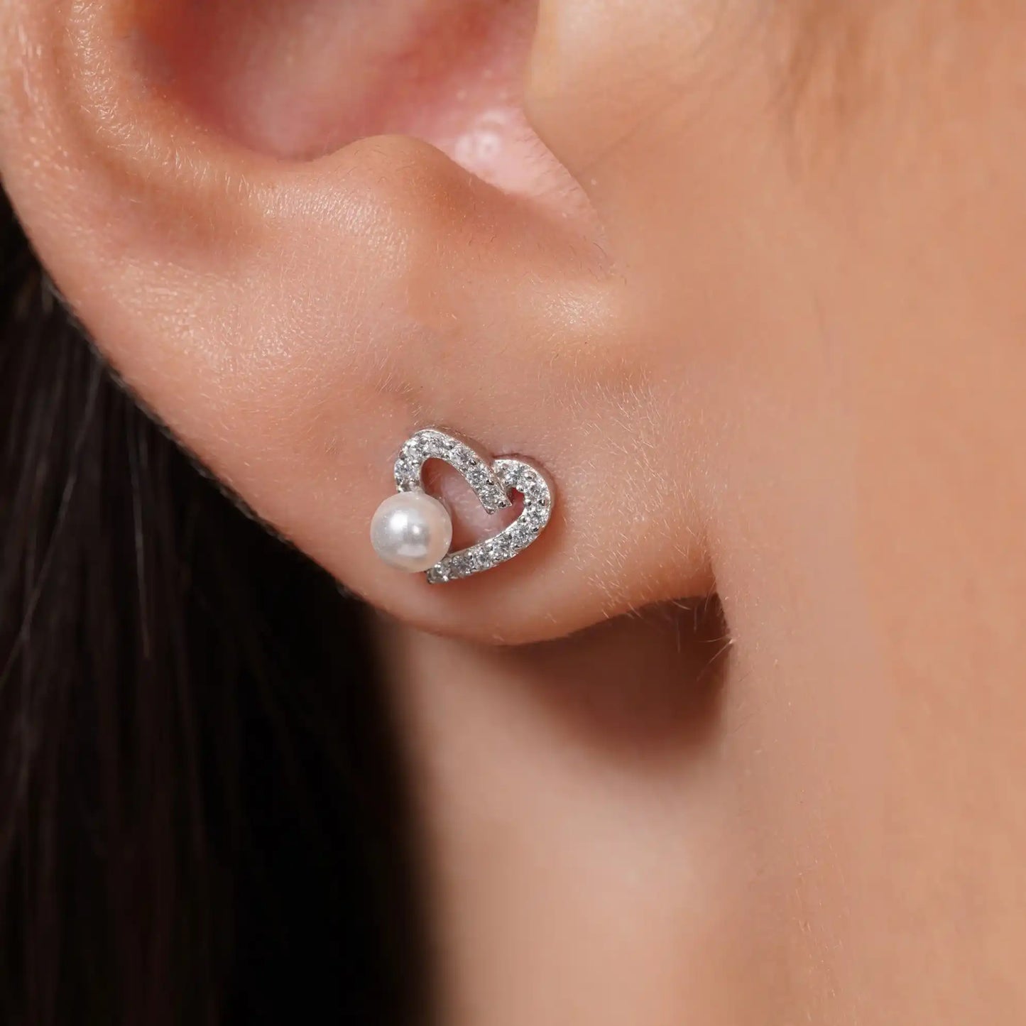 925 Sterling Silver Rhodium Plated Assymetrical Heart Synthetic Pearl Stud Earring