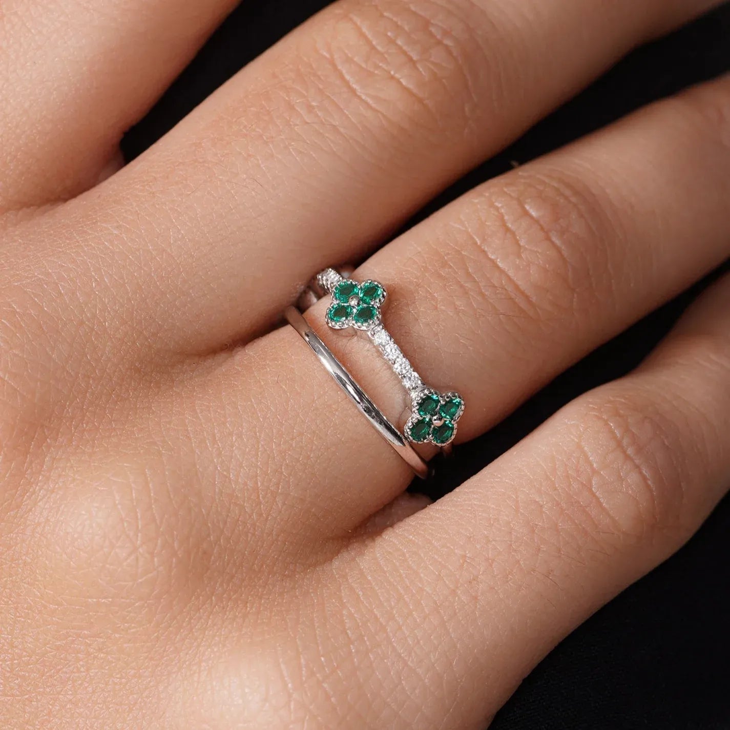 925 Sterling Silver Rhodium Plated Triple Clover Plain Rounded Band Clear and Green CZ Ring Set