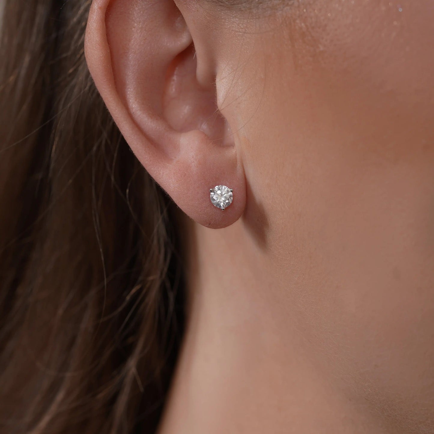 925 Sterling Silver Rhodium Plated Round Moissanite Studded 5.5mm Stud Earring