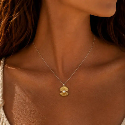 925 Sterling Silver Two Tone Clam Shell and Synthetic Pearl Pendant Necklace