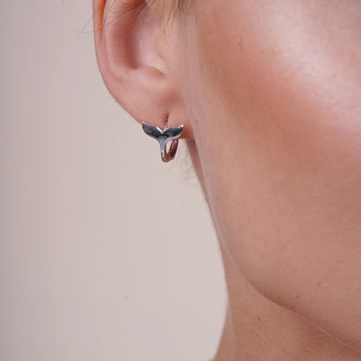 925 Sterling Silver Rhodium Plated Whale Tail Hoop 8.7mm Earring