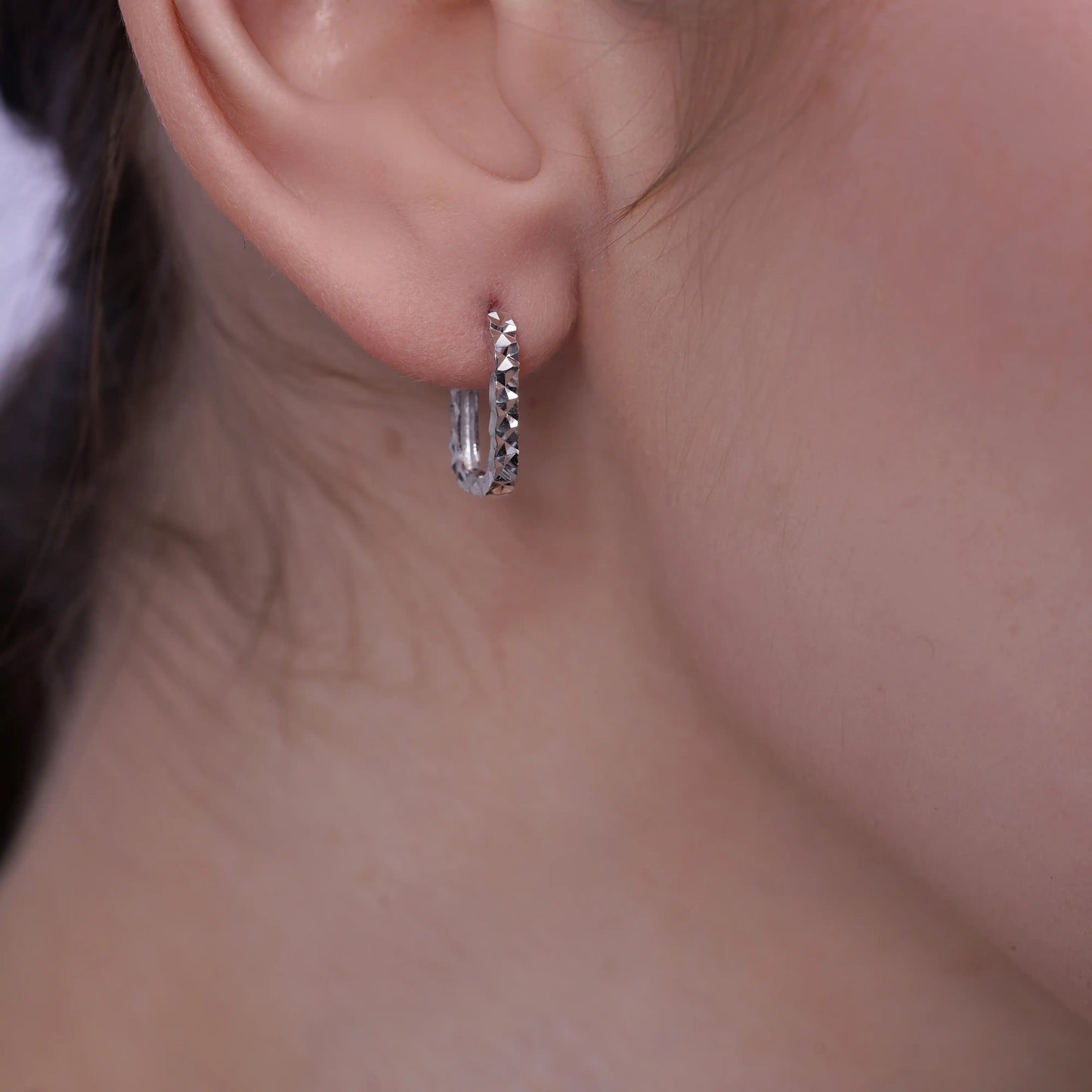 925 Sterling Silver Diamond Cut Oval Hoop Earrings