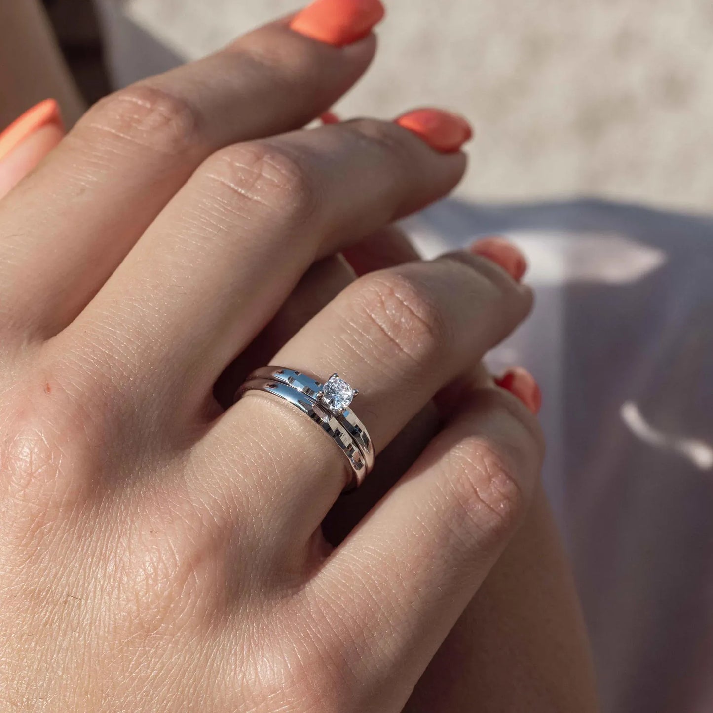 925 Silver Rhodium Plated Center CZ Stone Hammered Band