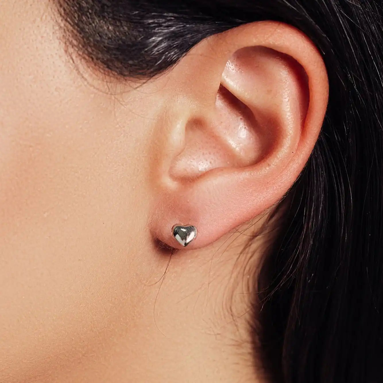 925 Sterling Silver Rhodium Plated Heart Post Earrings